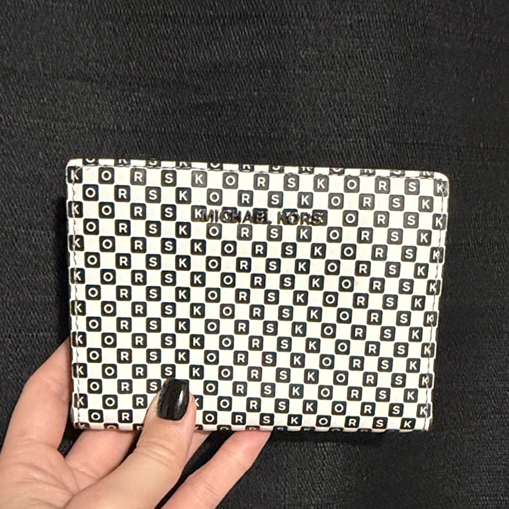 Michael Kors Monochrome Logo Wallet